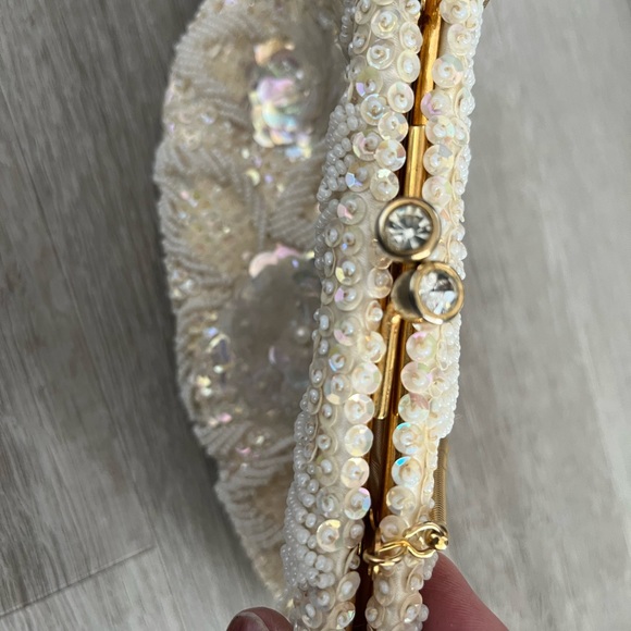 Purse - Picture 2 of 6